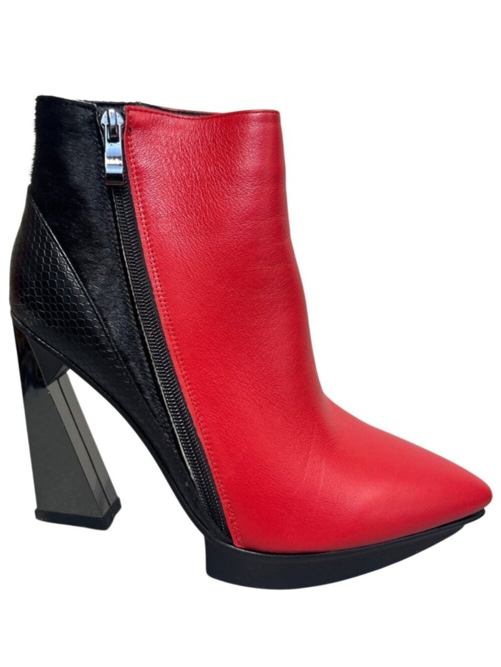 Women's 7.5 Red Black Leather Ankle Boots Geometric Block Heel Contemporary Edgy